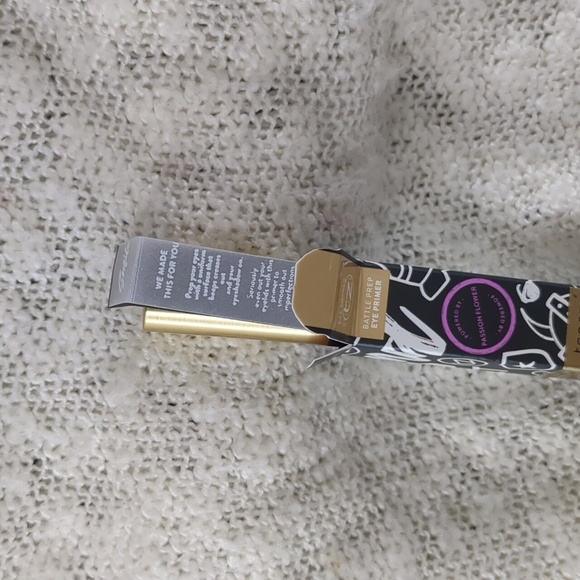 teeez Battle Prep - Suit of Armor Eye Primer in Blank Canvas, 6ml/0.20fl… - Picture 12 of 15